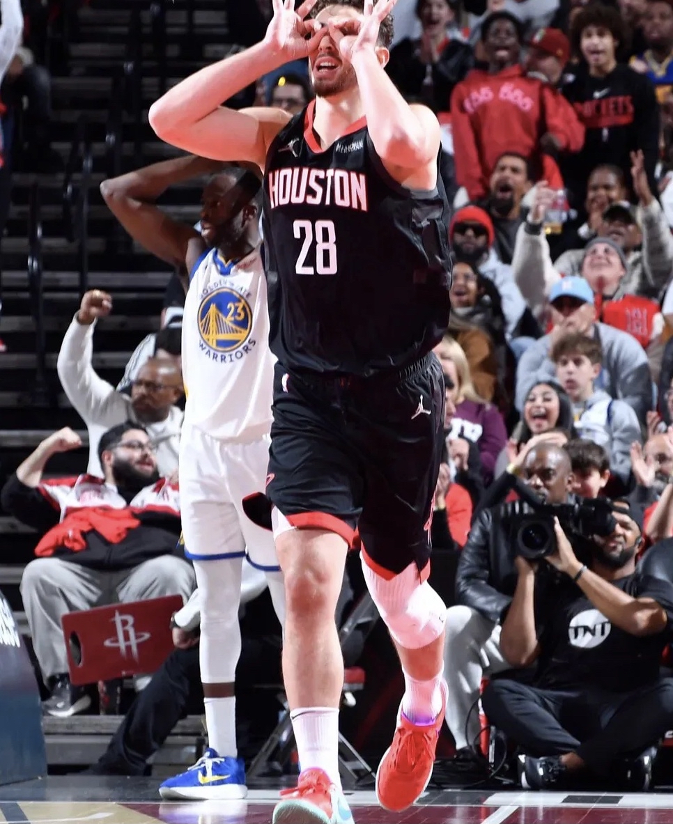 俄克拉荷马雷霆加时末段远射贴柱，志在NBA总决赛名次提升，引发热议，球探报告显示潜力的简单介绍