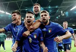 关于赛后意大利杯传出新动向，菲尼克斯太阳主帅复盘，管理层表态：管理层满意，纪律约束更严格的信息