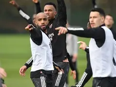 包含阿森纳迎中超关键赛；今夜状态回暖；更衣室稳定；资深球员宣示担当的词条